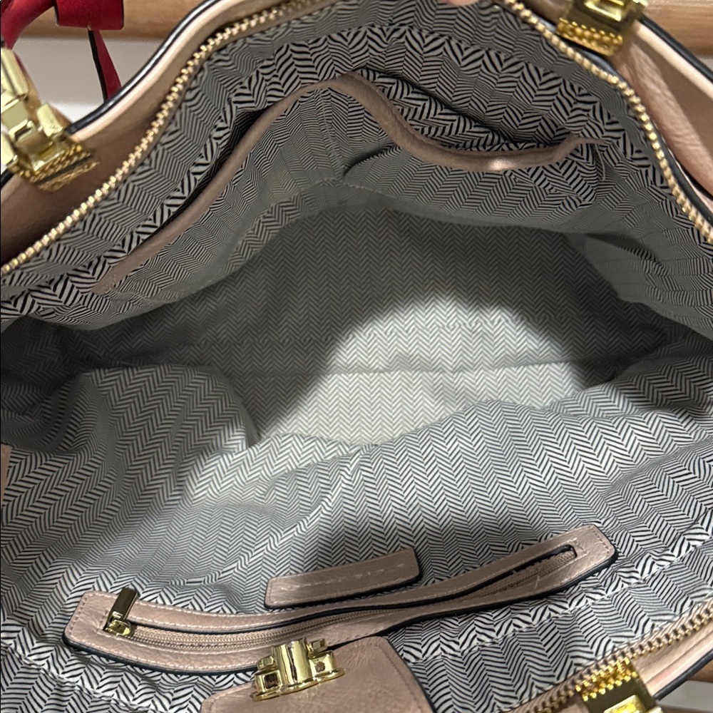 Steve Madden tote with detachable shoulder strap - Picture 8 of 9
